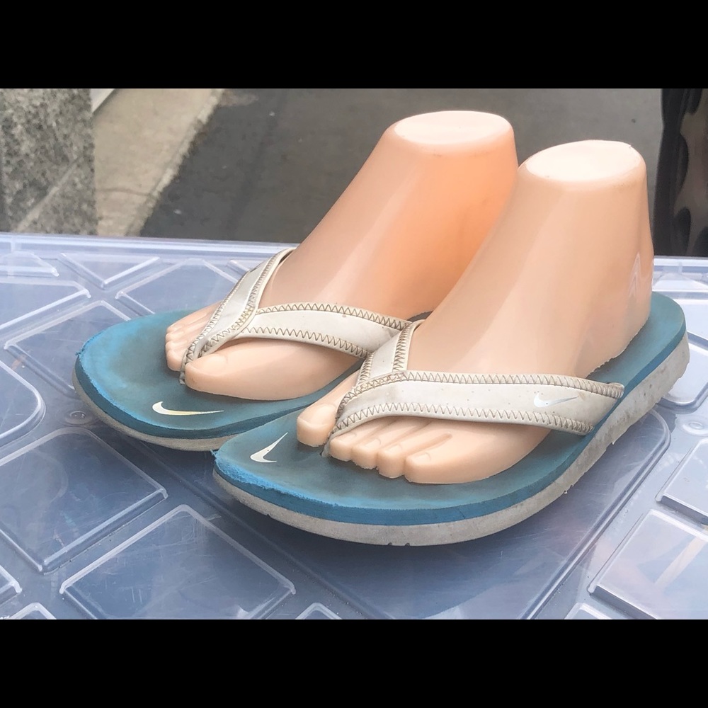 Nike Celso White Thong Flip Flop Sandal Size W9 - Picture 3 of 12